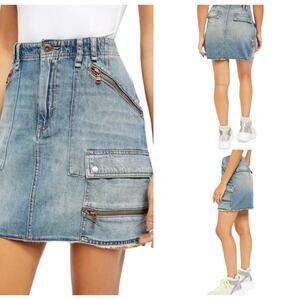 We The Free Women's Icon Wash Blue Denim Avenue Cargo Mini Skirt Size 31